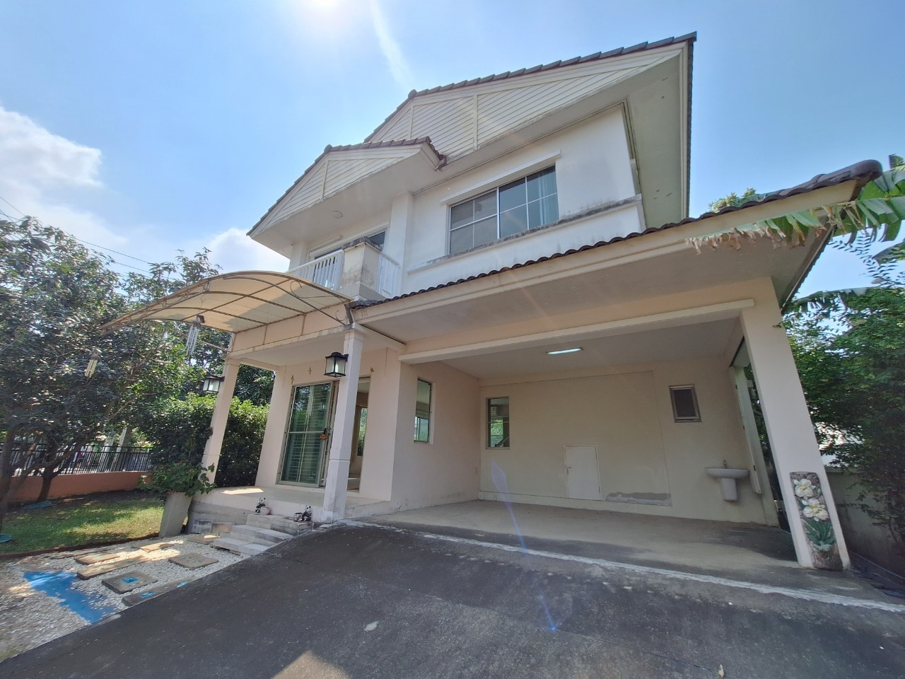 For SaleHouseSamut Prakan,Samrong : House for sale in Chonlada Lat Krabang 54, Sriwari Noi Temple, Suvarnabhumi 73.1 Wah behind the corner of Maine Road