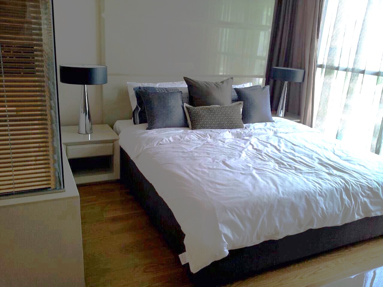 For RentCondoSathorn, Narathiwat : !! Beautiful room for rent, Condo The Address Sathorn, near BTS Saint Louis