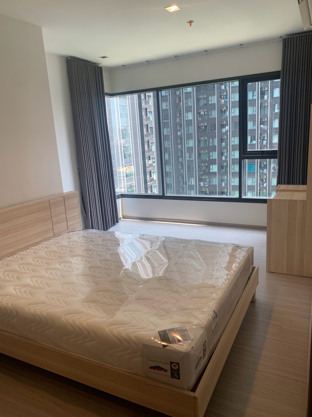 For RentCondoRama9, Petchburi, RCA : For rent Life Asoke Hype Price 27,000 baht [JAr250301]