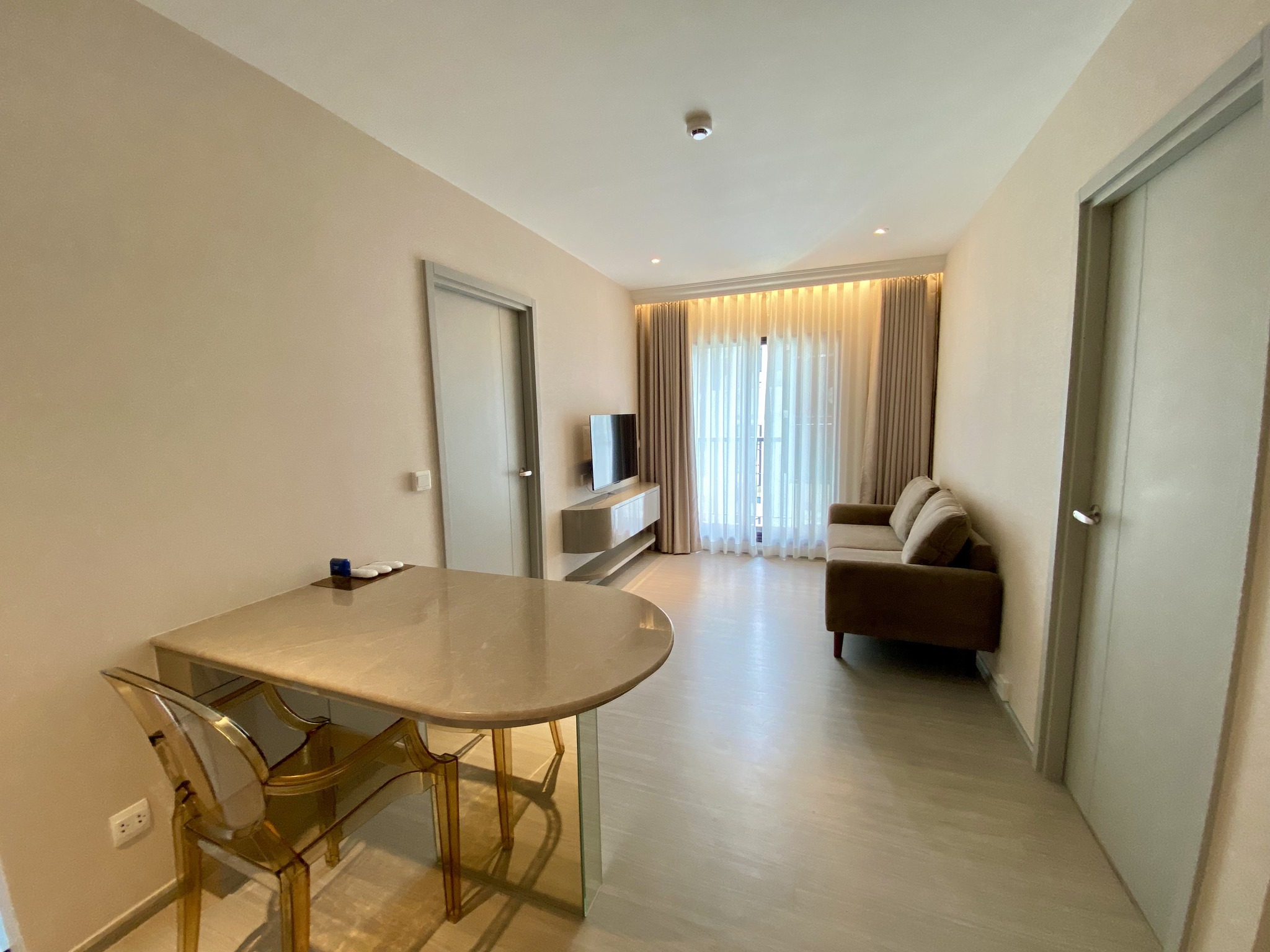 For RentCondoOnnut, Udomsuk : For Rent* Aspire Sukhumvit-onnut 2Bed1bath. Beautiful room. Hurry. Call 095-3905490.