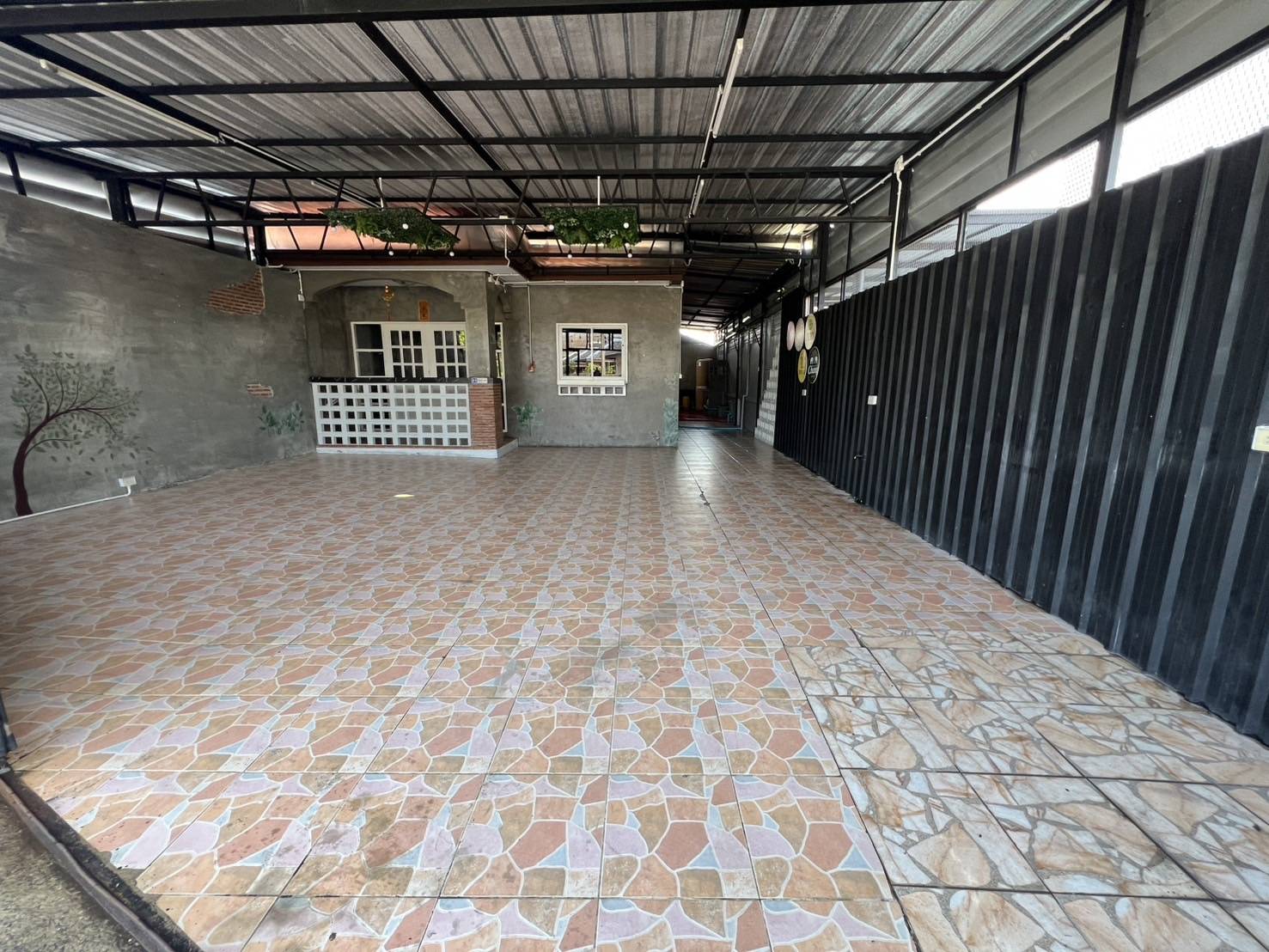 For SaleRayong : Selling very cheap !! One -story twin house next to the golden road, Muang District, Rayong Province, near the Map Ta Phut Lotus Colon.