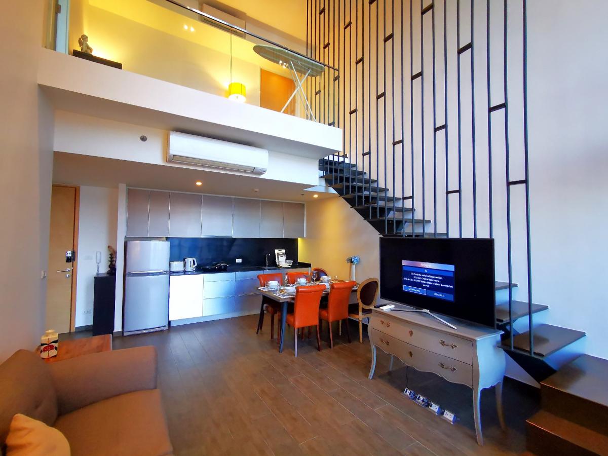 ให้เช่าคอนโดสุขุมวิท อโศก ทองหล่อ : The Lofts Ekkamai duplex 2 beds for rent