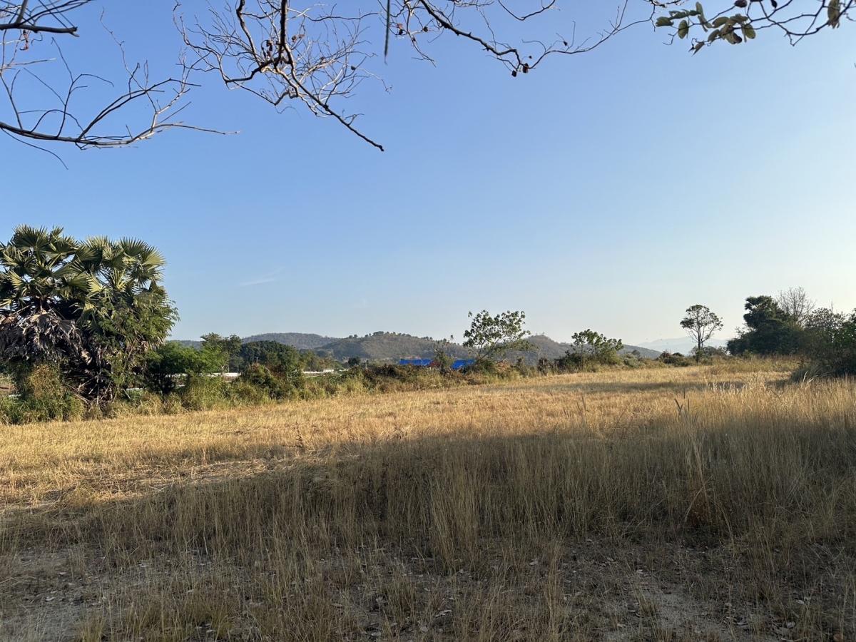 For SaleLandPak Chong KhaoYai : The land view of the mountain is 280 degrees. The price is not strong. There are only a few plots left at this price. Pak Chong Khao Yai Mor M6 M6 M6 Nearby Suitable for allocating homes