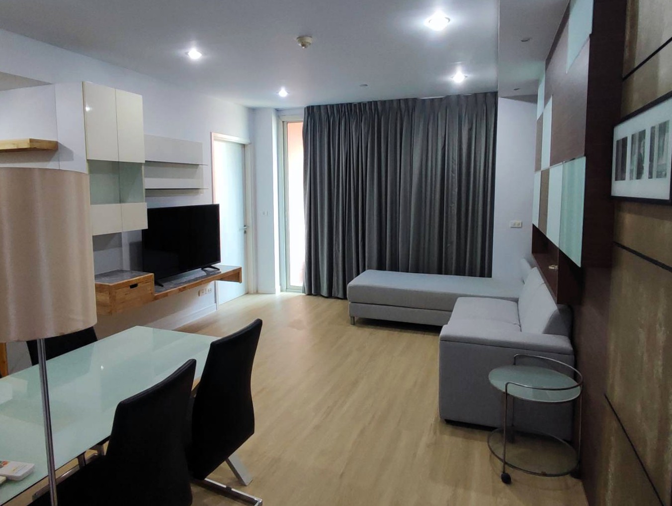 For RentCondoWitthayu, Chidlom, Langsuan, Ploenchit : Pet Friendly 1 bedroom condo for rent at Manhattan Chidlom