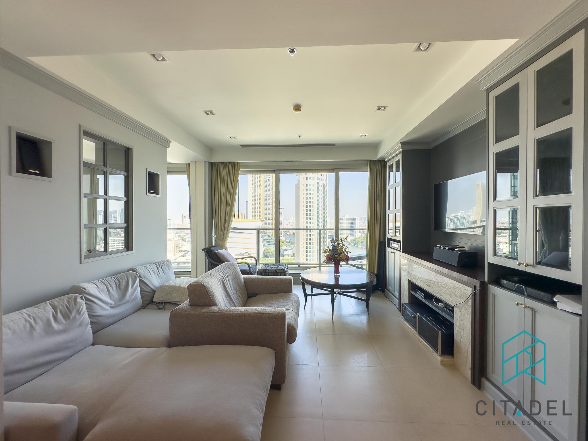 ขายคอนโดวงเวียนใหญ่ เจริญนคร : The River by Raimon Land - Mid Floor, 2 Beds Condo for Sale Facing IconSiam! 