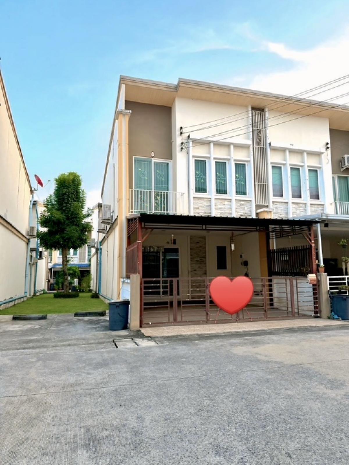 For SaleTownhomeBang Sue, Wong Sawang, Tao Pun : 😍 Urgent sale, beautiful house, edge 🌳🏡😍, house ready to be in the Village of Golden Town Ngamwongwan-Prachachuen 🏠