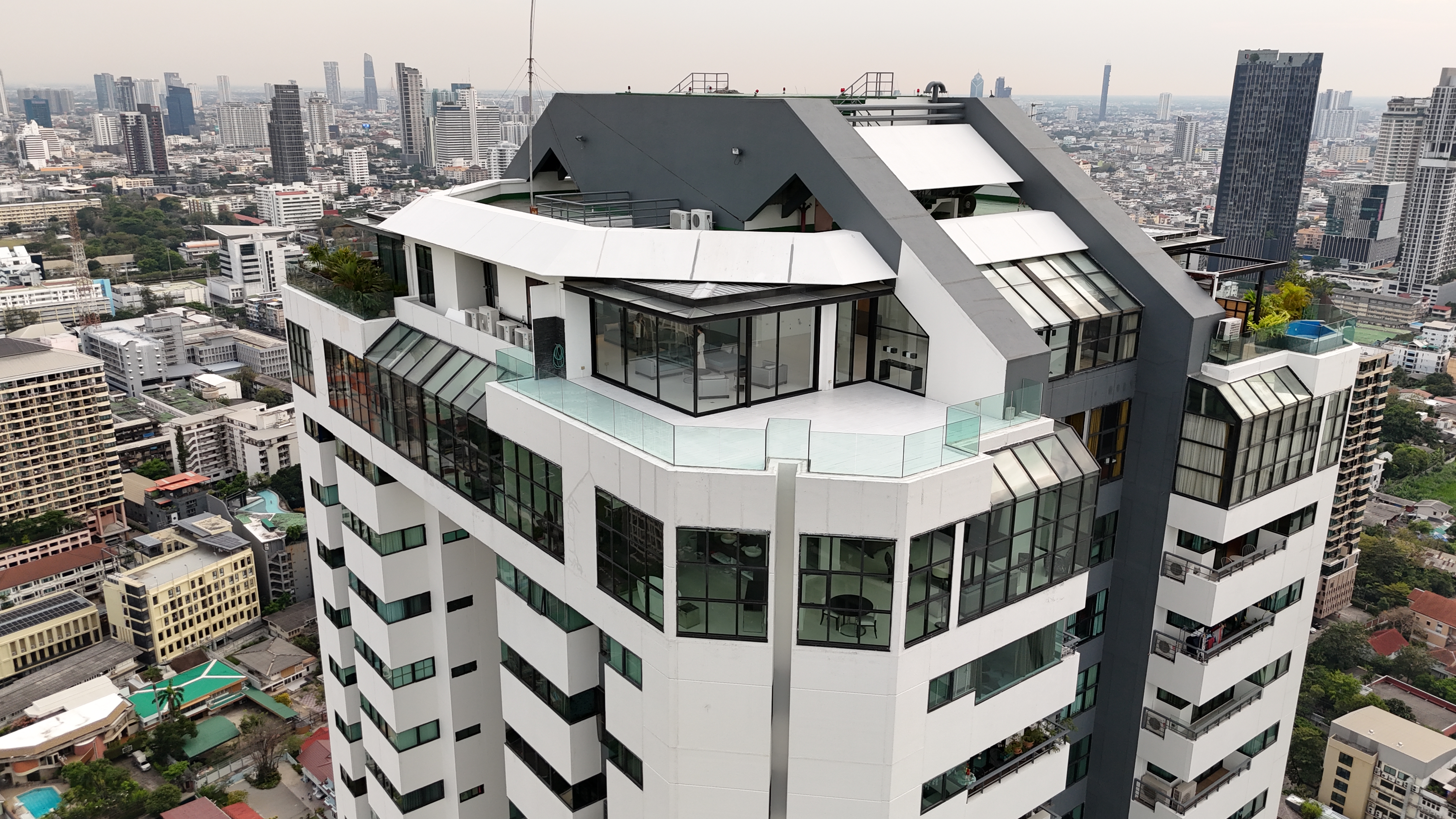 ขายคอนโดสาทร นราธิวาส : SATHORN GARDEN EXCLUSIVE DUPLEX PENTHOUSE 