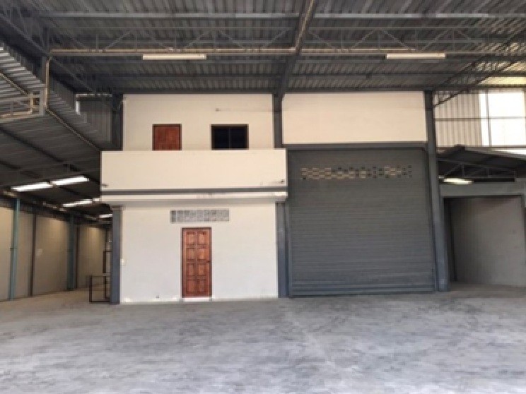 For RentWarehouseSamut Prakan,Samrong : For Rent to rent a warehouse with the office There is a worker room, Clean Room / Soi Thanasit, Bang Pla, Thepharak Road, 800 square meters. Good location. Suitable as a warehouse, cosmetics, food