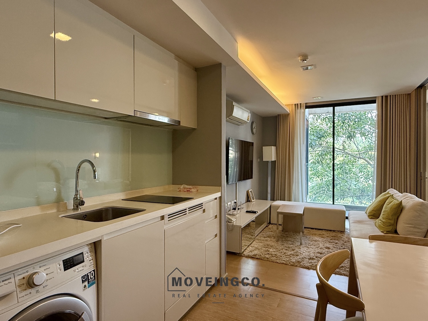 For RentCondoSukhumvit, Asoke, Thonglor : Stylish 1-Bedroom Condo with Garden View at Liv@49