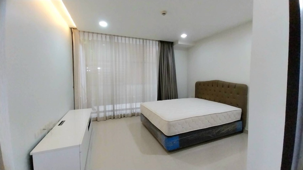 For SaleCondoSilom, Saladaeng, Bangrak : ✨Flash Deal✨ Quad Sathorn (1Bed 1Bath 33.5 SQM.) Beautiful room, good price !! Only 2,800,000 baht Tel.0981315848 @propmatch