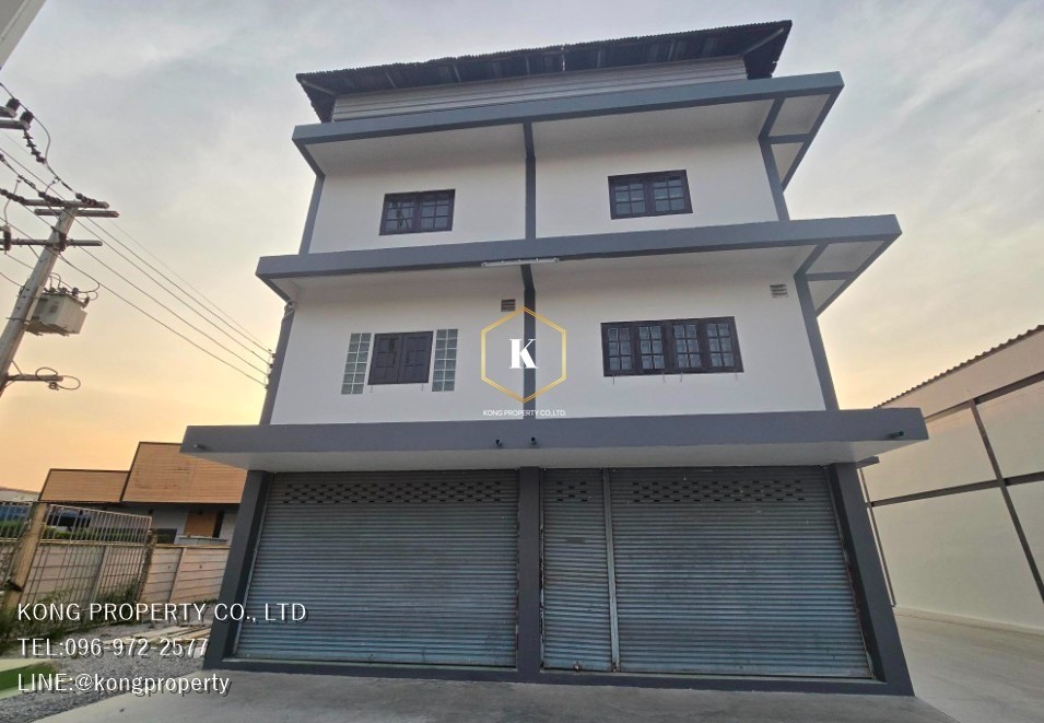 For RentWarehouseNakhon Pathom : For rent, Phutthamonthon Sai 4, Sam Phran, Nakhon Pathom 2,200 sqm with 3 -story office