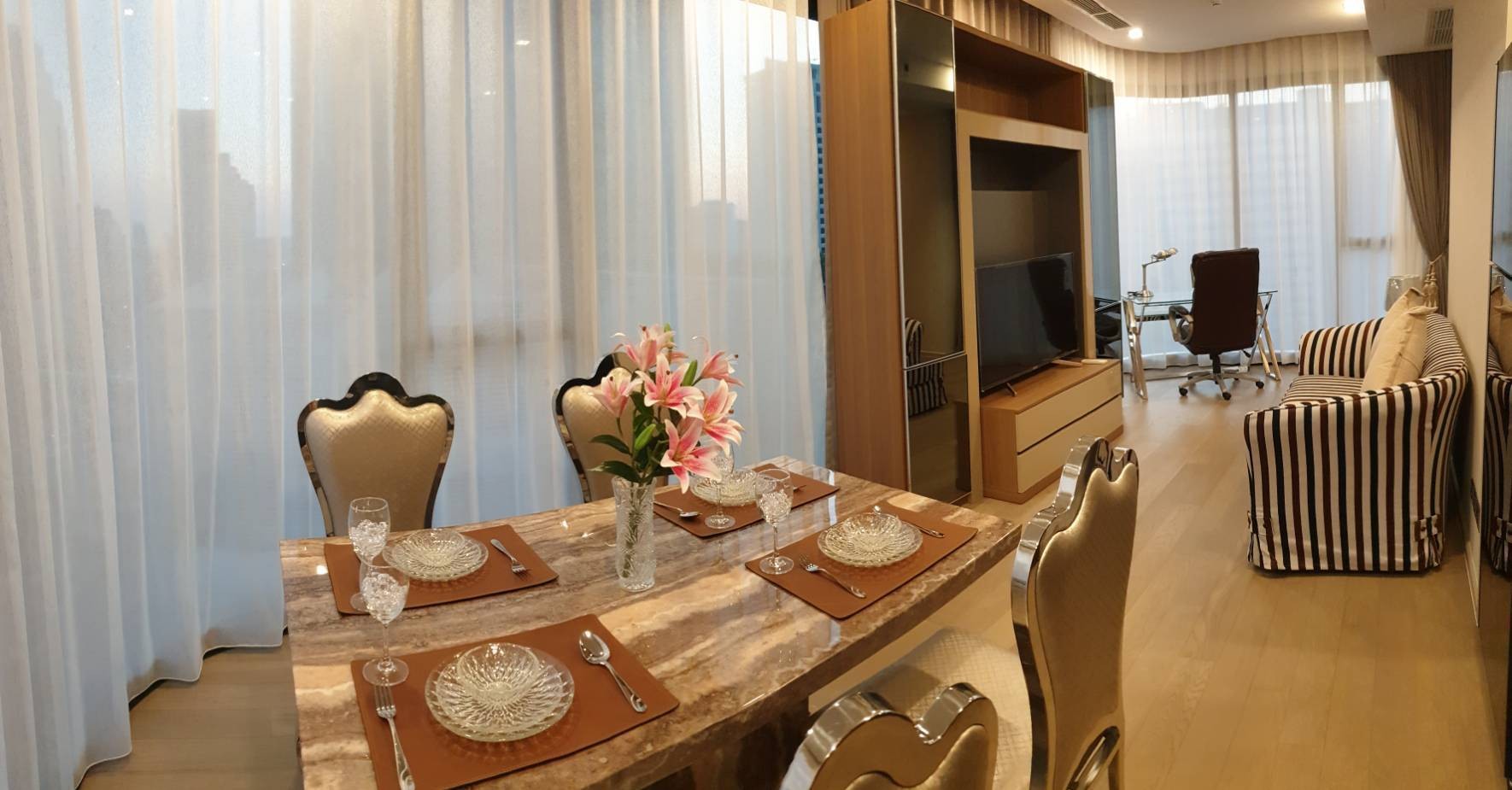 For RentCondoSukhumvit, Asoke, Thonglor : Rent Ashton Asoke. Price 70,000 baht [OMR250305]