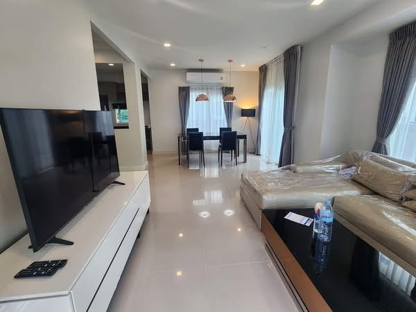 For RentHousePathum Thani,Rangsit, Thammasat : Selling/renting a single house, Saran Siri Tiwanon-Chaeng Watthana 2 3 Bedrooms, 3 bathrooms, new furniture New decoration