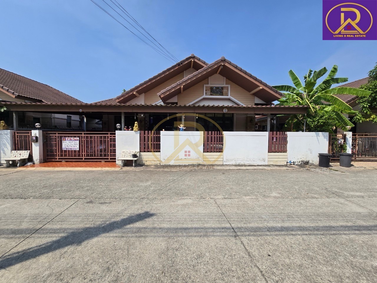 For SaleHousePattaya, Bangsaen, Chonburi : Selling a single house, one -story house, Saen Mani Village, 5, next to Sukkhayoon Road The way to Phanat Nikhom Near the four intersection Attached to Amata City Chon Buri Subdistrict, Nong Kaka Subdistrict, Phan Thong District, Chon Buri Province