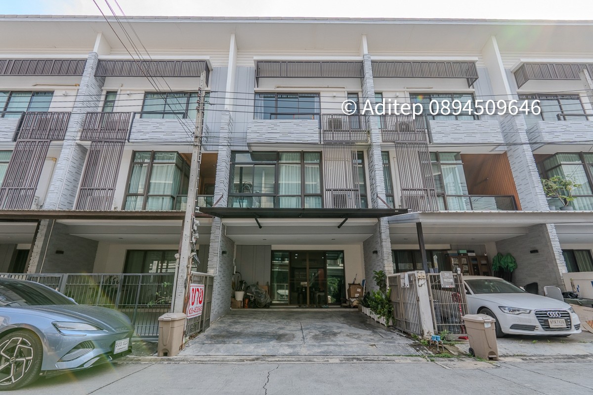 For SaleTownhomeSamut Prakan,Samrong : 3-story townhome for sale, Plex Bangna, size 27 sq.w., 3 bedrooms, 4 bathrooms, on Bangna-Trat Road, Km. 5, decorated with additions