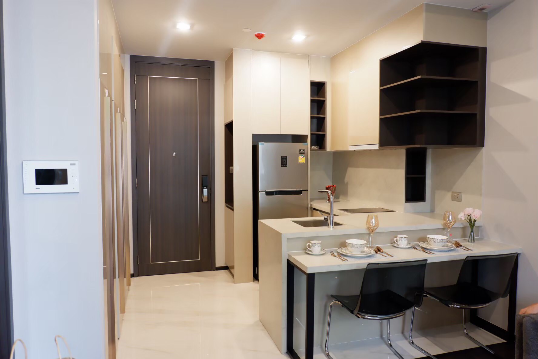 ให้เช่าคอนโดสุขุมวิท อโศก ทองหล่อ : Luxury Condo for Rent at Laviq Sukhumvit 57 – 1 Bedroom, 1 Bathroom