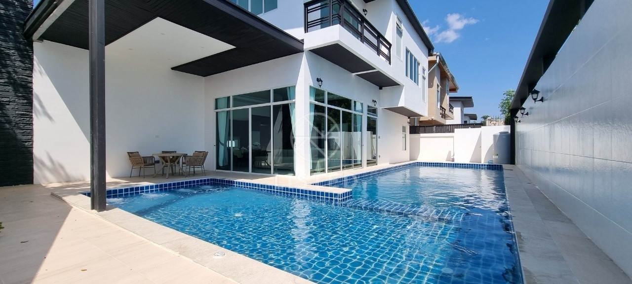 For SalePattaya, Bangsaen, Chonburi : Sell ​​4 bedrooms and complete furniture in Pattaya, Huai Yai