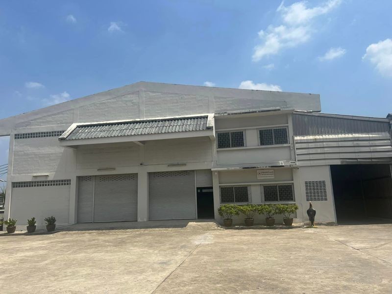 For RentWarehousePathum Thani,Rangsit, Thammasat : B939 Warehouse for rent with office Phra Chao Chao Sai 4 Road Through Lam Luk Ka Road