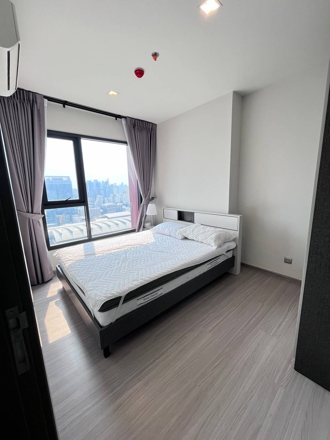 For RentCondoRama9, Petchburi, RCA : ✨❤️ Only 19,000 Life Asoke Hype 35 sqm, high class, beautiful view, Asoke, Rama 9, new condo, luxurious, with 7-11 pages. Interested in booking. Or an urgent appointment