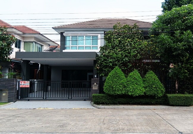 For SaleHouseLadkrabang, Suwannaphum Airport : House for sale, Life Village, Bangkok Boulevard Ring-Onnut area 62 sq.w. 2 floors, 3 bedrooms, 3 water