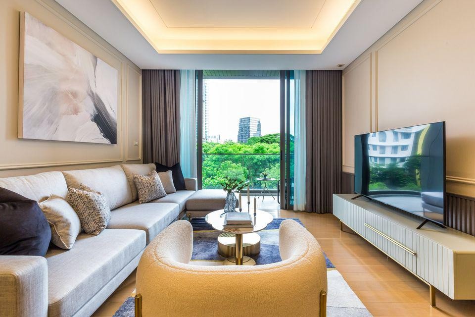 ขายคอนโดวิทยุ ชิดลม หลังสวน : ขาย คอนโด Super Luxury ความสูง 8 ชั้น Baan Sindhorn  