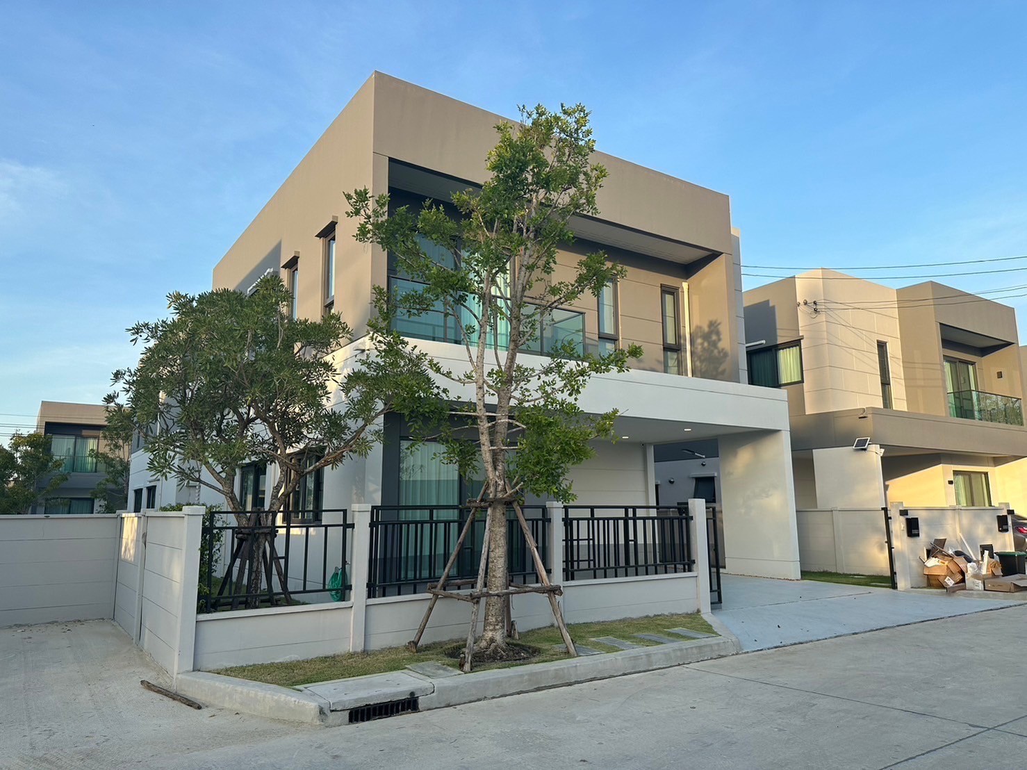 For RentHouseBangna, Bearing, Lasalle : 💥Forrent💥4BED • Centro Bangna 🏠 Near Mega Bangna‼ ️ Ready to Move in‼ ️