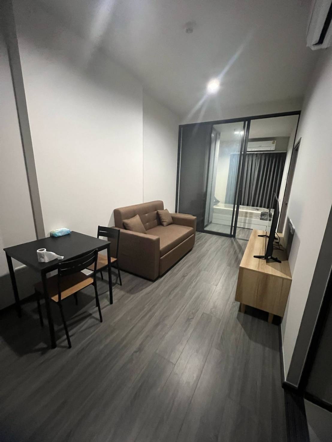 For RentCondoOnnut, Udomsuk : Ideo Sukhumvit Rama 4 condo for rent. Complete condo, ready to approach BTS Phra Khanong only 350 meters only !!