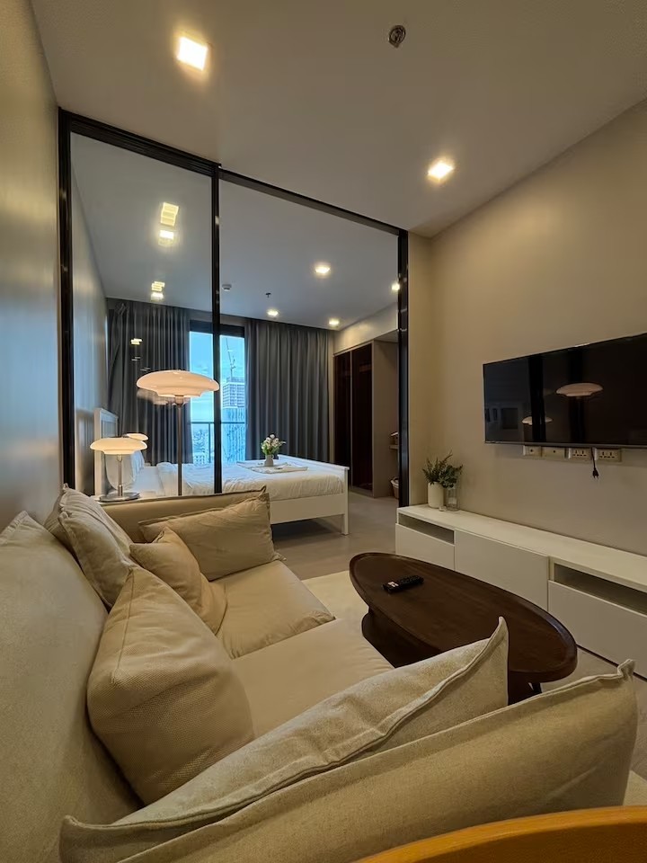 For RentCondoRama9, Petchburi, RCA : Modern style luxury condo decorated with 