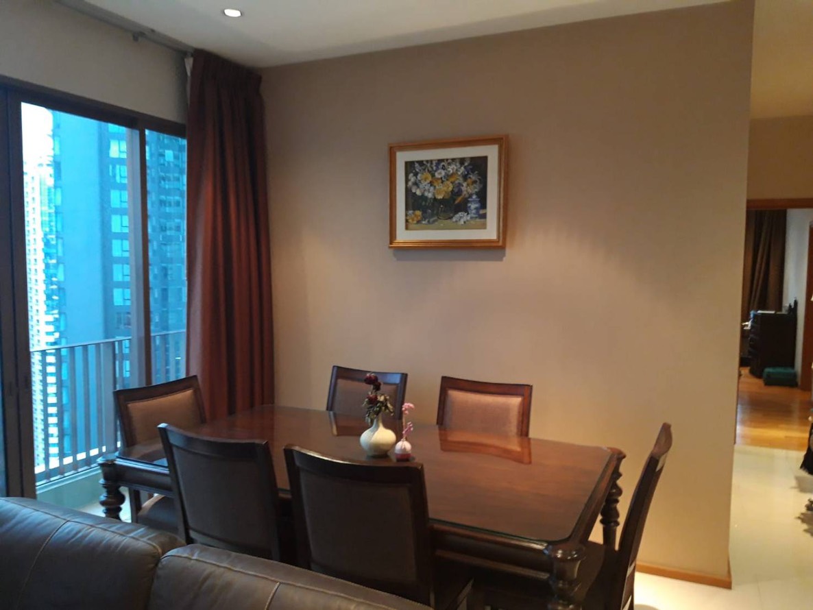 ให้เช่าคอนโดสุขุมวิท อโศก ทองหล่อ : Luxury Condo for Rent at The Emporio Place – 2 Bedroom, 3 Bathroom