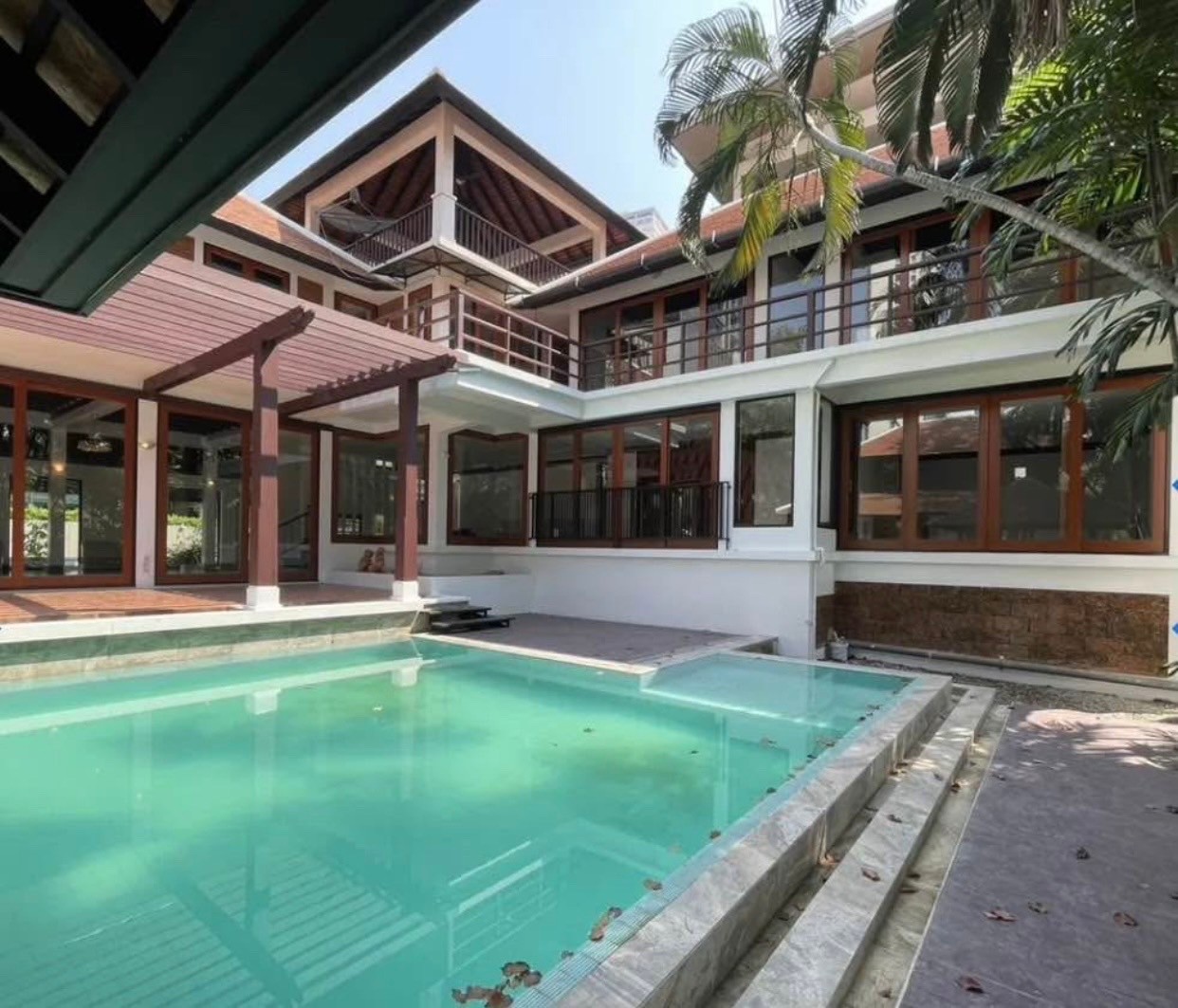 ให้เช่าสุขุมวิท อโศก ทองหล่อ : private pool villa for Phrompong 