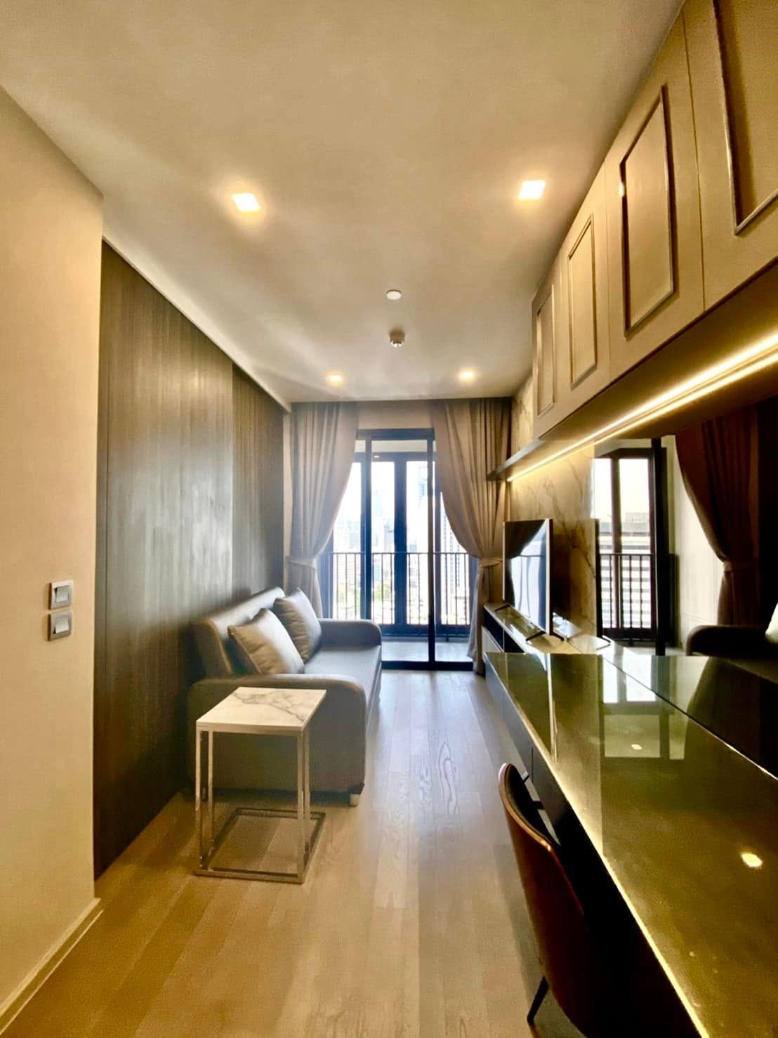 For RentCondoSukhumvit, Asoke, Thonglor : 🔥 Urgent rent (short -term) 🔥 Ashon Asoke Condo, 1 bedroom, 35 sq.m., 23rd floor, city view, modern style decoration Ready Near BTS Asoke/MRT Sukhumvit