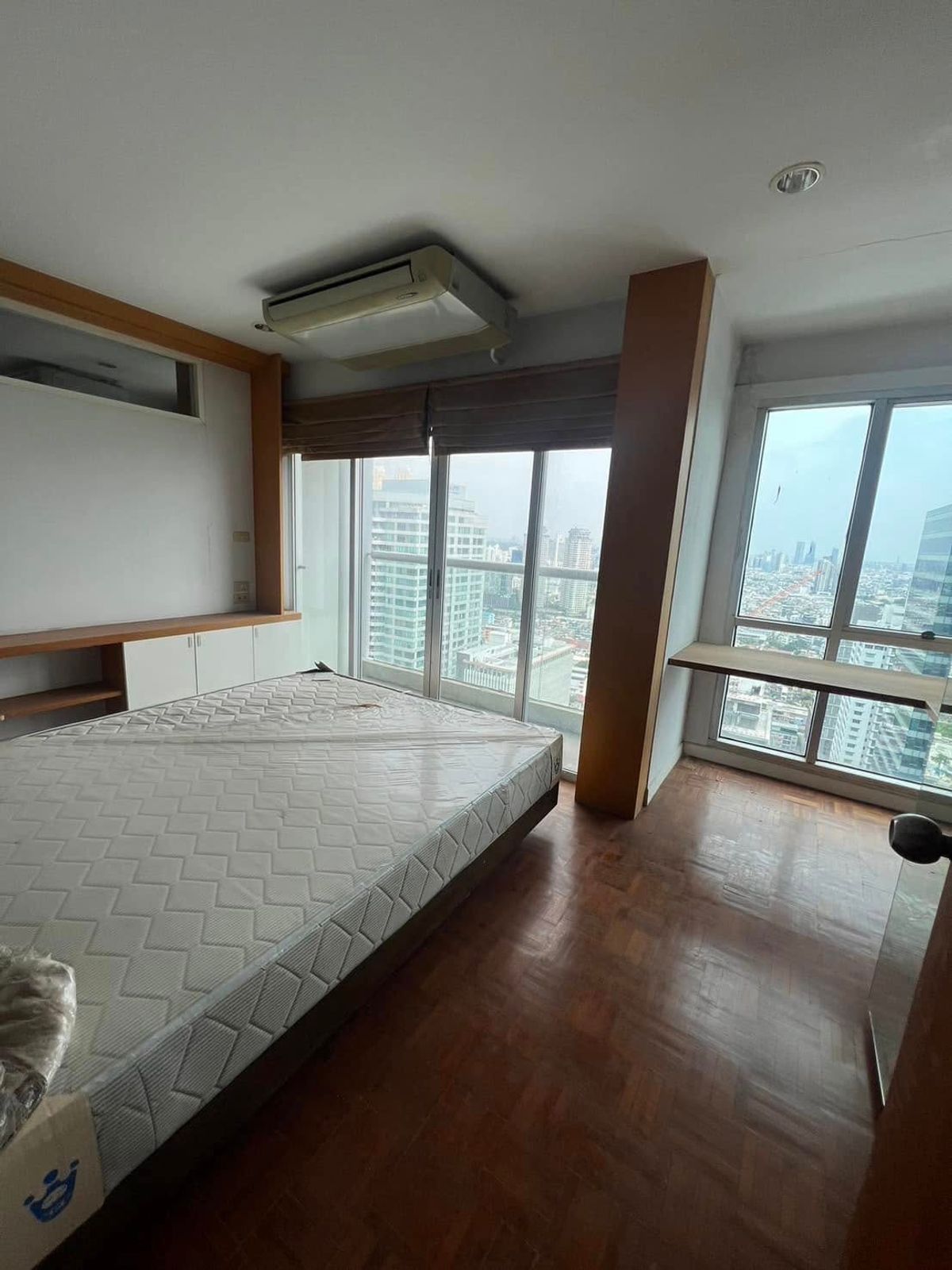 For SaleCondoSilom, Saladaeng, Bangrak : Silom Suite / 3 Bedrooms (For Sale), Silom Sweet / 3 Bedrooms (Sale) NUT1195