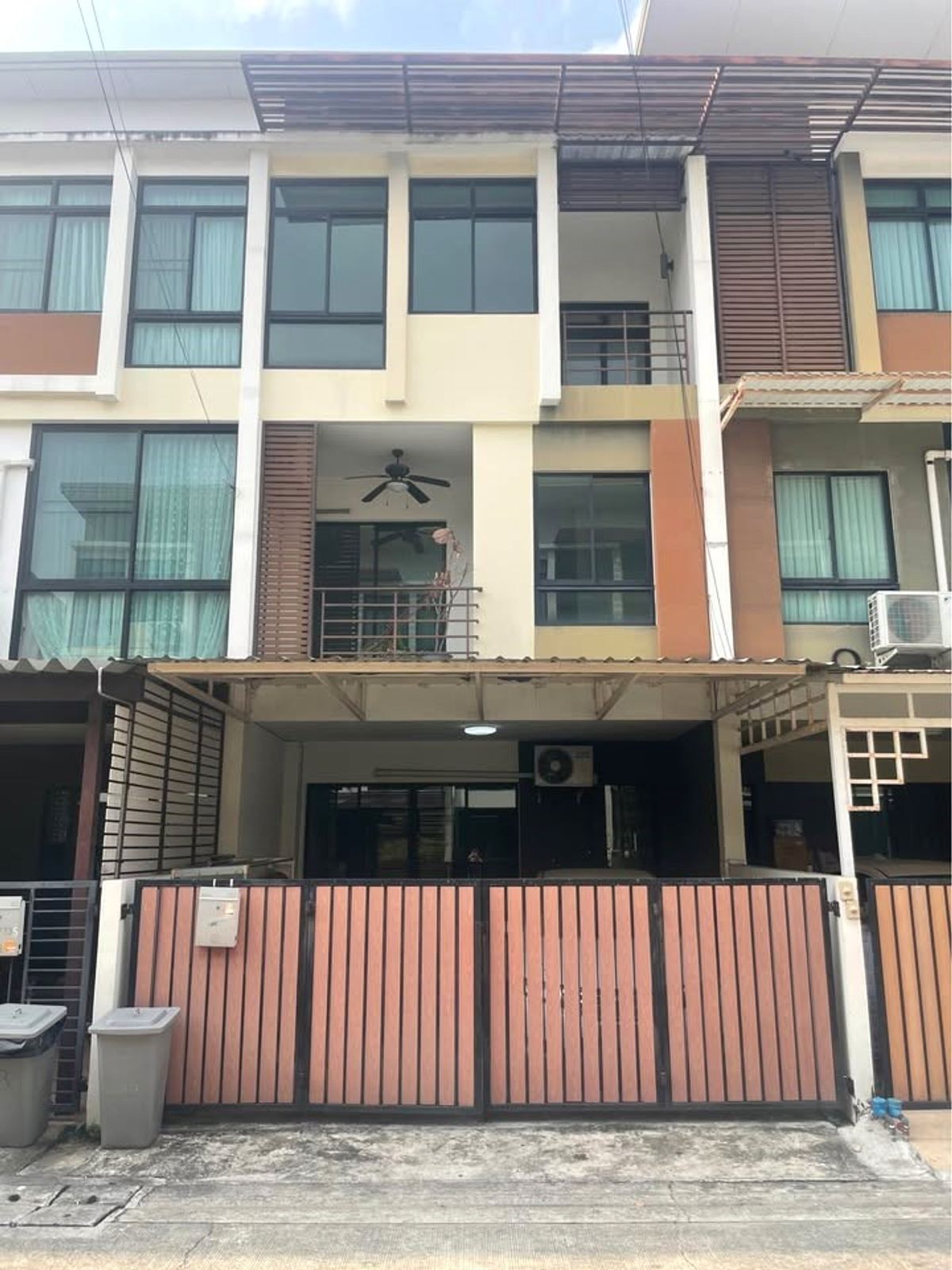 For RentTownhomeVipawadee, Don Mueang, Lak Si : Rent 3 -story townhome, signature Vibhavadi 60