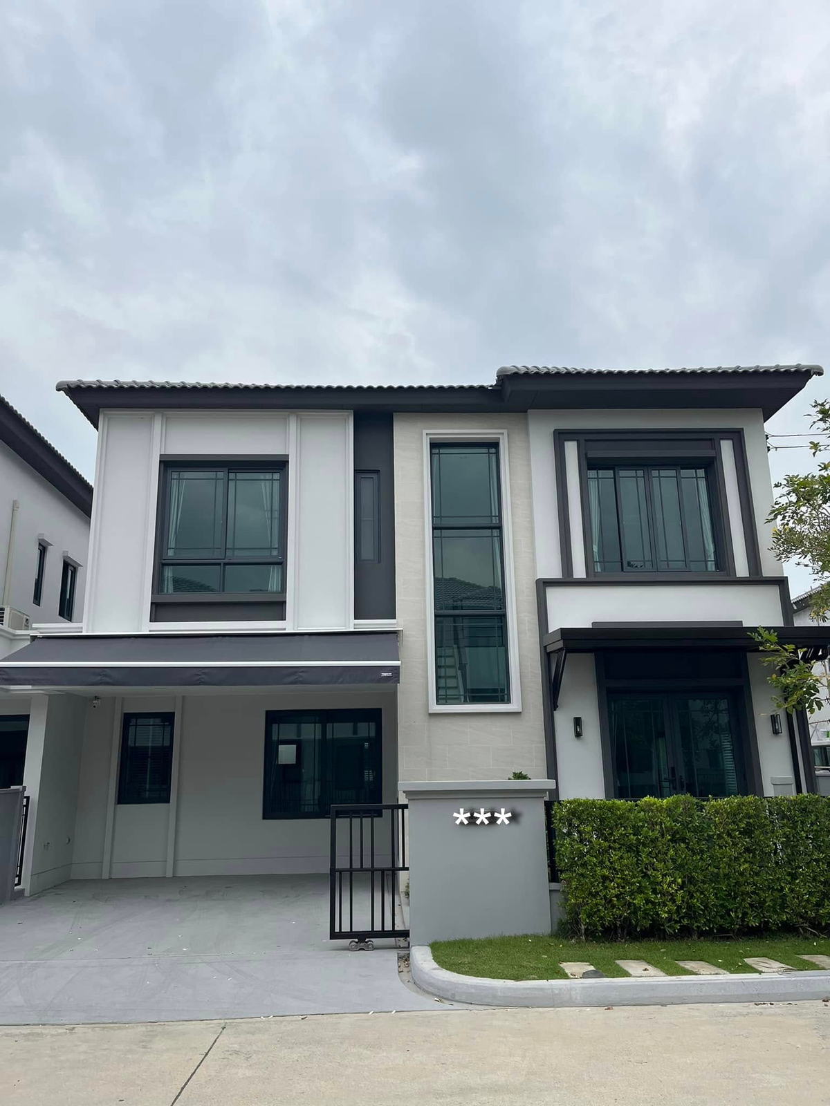 For RentHouseSamut Prakan,Samrong : Selling/renting a house, Grande Pleno, Sukhumvit Bangna (New House), good location, near Mega, Bang Na, only 600 meters.