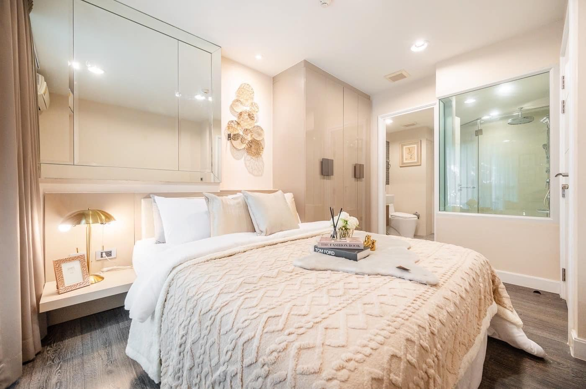 For RentCondoSukhumvit, Asoke, Thonglor : ❄️For Ret & GT; & GT; The Crest Sukhumvit 49 & GT; Near BTS Thonglor, 2nd floor, beautiful room, complete furniture with electrical appliances #LV-MO1473