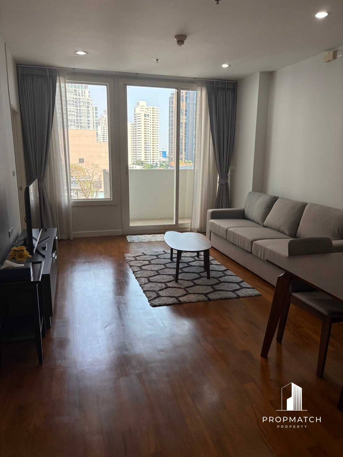 For RentCondoSukhumvit, Asoke, Thonglor : ⚡️flash deallay Residence Sukhumvit 24 (2BED 2BATH 104 SQM.) Very beautiful view !! Rent only 49,000 baht !! Tel.0981315848 @PropMatch