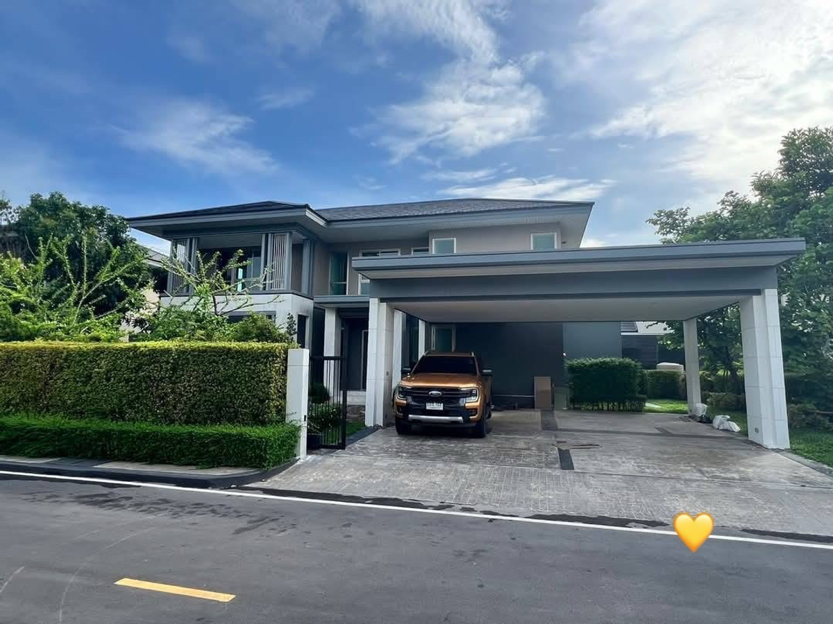 For RentHouseLadkrabang, Suwannaphum Airport : Rent a luxury luxury decoration ready to move in. 📍 Perfect Masterpiece Rama 9-Bangkok Usable area 318 sq.m., 4 bedrooms near the Vandiniology Court. Rent: 250,000 baht/month