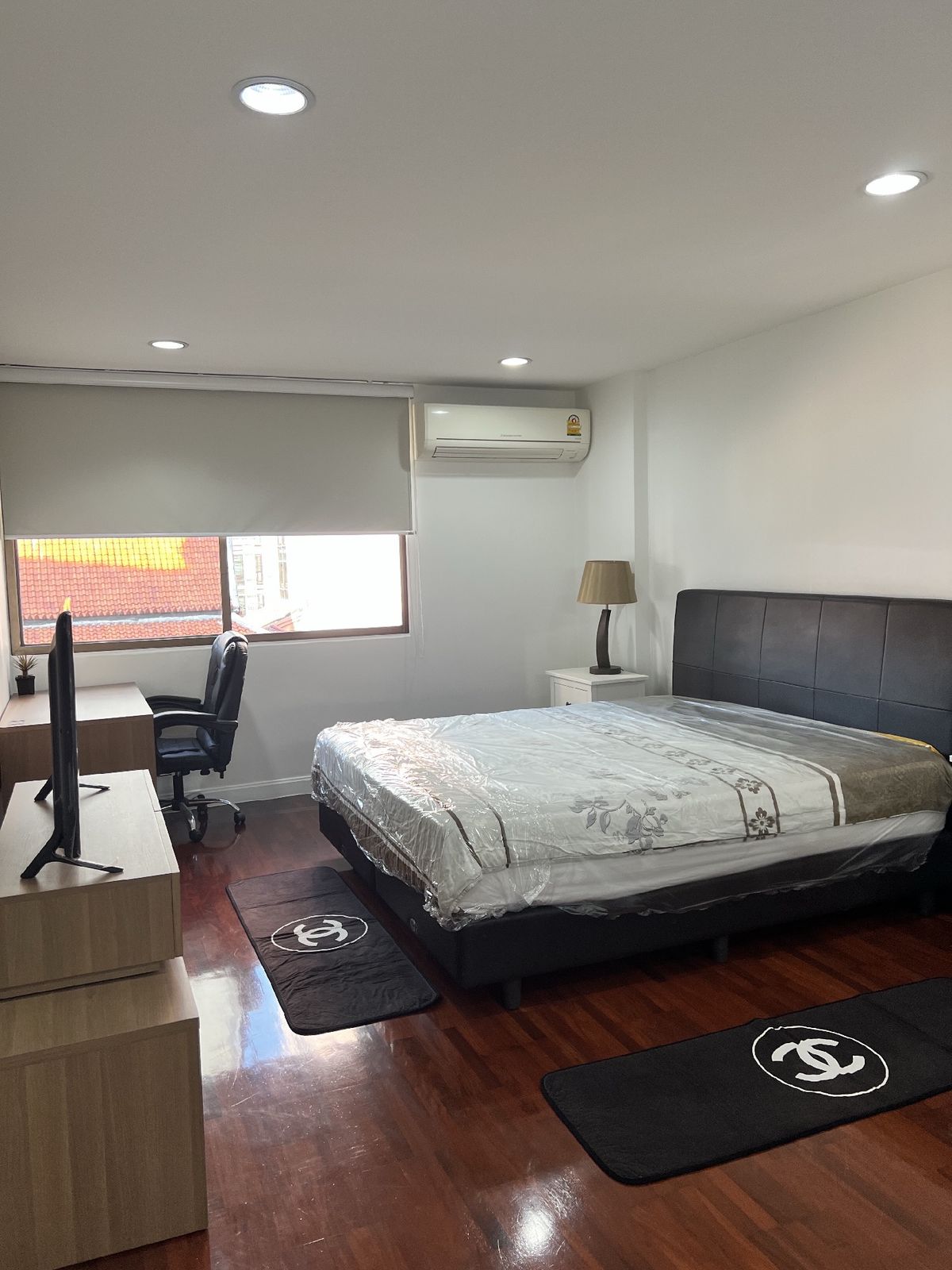 For RentCondoSukhumvit, Asoke, Thonglor : 🔥📌 Premier rental condo next to 🚆 BTS Phrom Phong (121 sqm.) Can raise animals 🐶 🔺2 bedroom 2 bathrooms 🔺