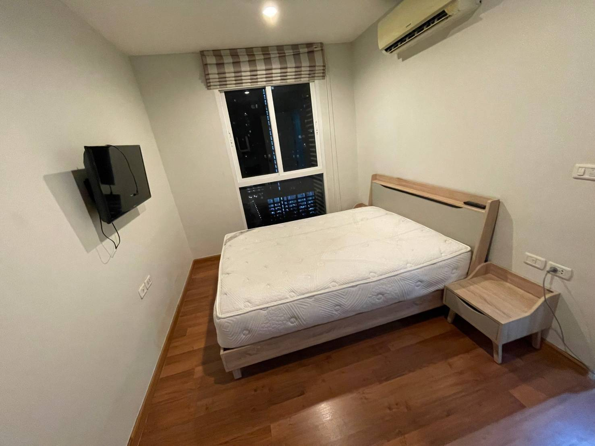 For RentCondoRama9, Petchburi, RCA : 38 sqm 1 bed.