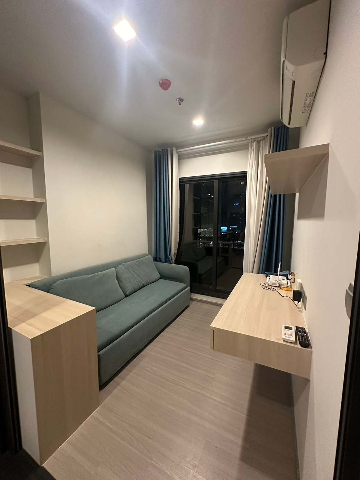 For RentCondoRama9, Petchburi, RCA : Condo in the city in the business center near MRT Rama 9, beautiful room, complete with