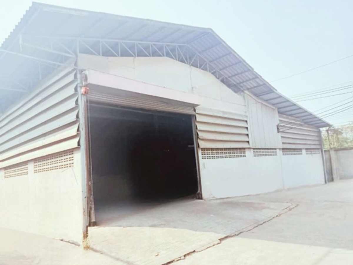 For RentWarehouseMahachai Samut Sakhon : Phutthasakorn Rd., Warehouse for 405 sq.m., Phutthamonthon Sai 4 2.7 km, Wat Nong Khaem, 1.14 km. 2, Nam Suan Luang School 850 meters, Southeast Asia, 4.4 km.