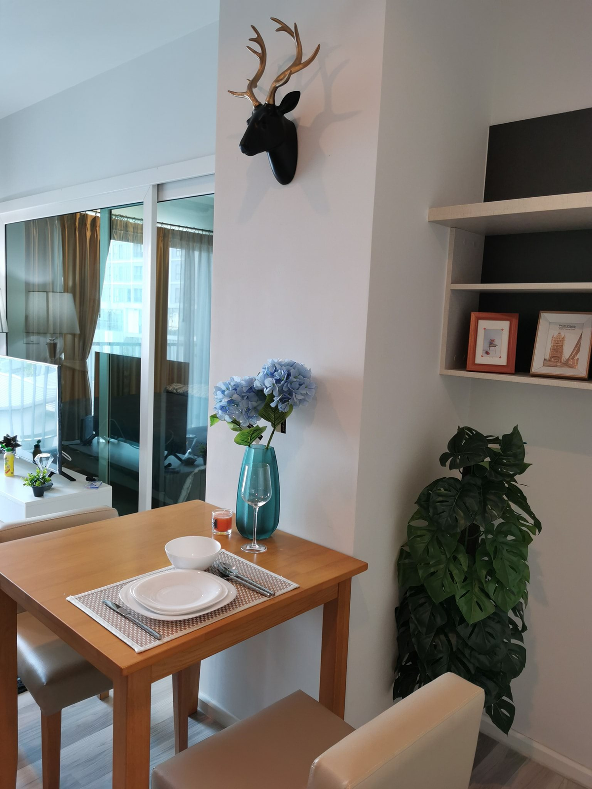 For RentCondoThaphra, Talat Phlu, Wutthakat : The Key Condo for Rent, Wutthakat, near BTS Wutthakat, only 100 meters. The new room is beautifully decorated with the first tenants.