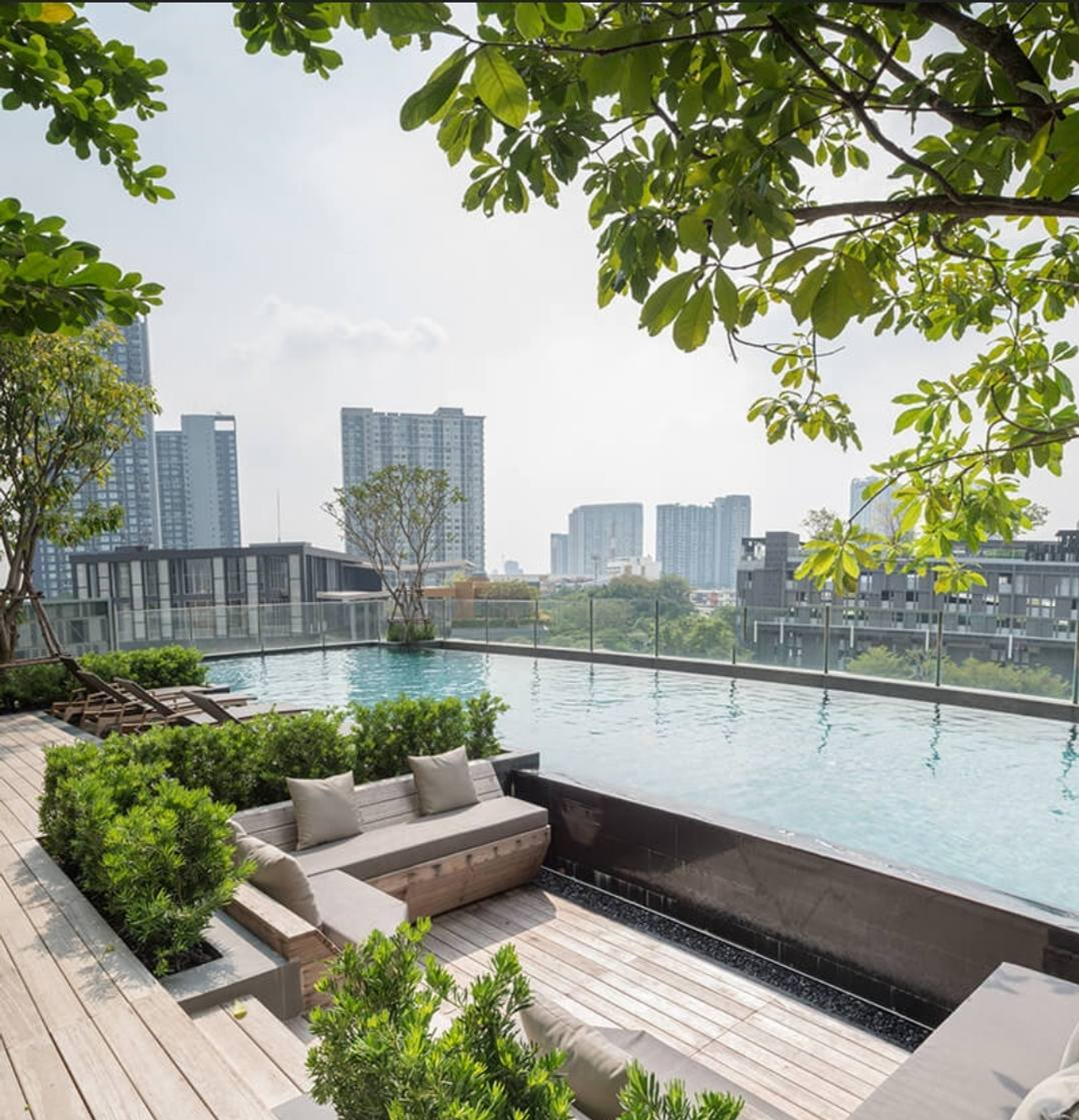 ขายคอนโดอ่อนนุช อุดมสุข : ขาย The BASE Park East Sukhumvit 77