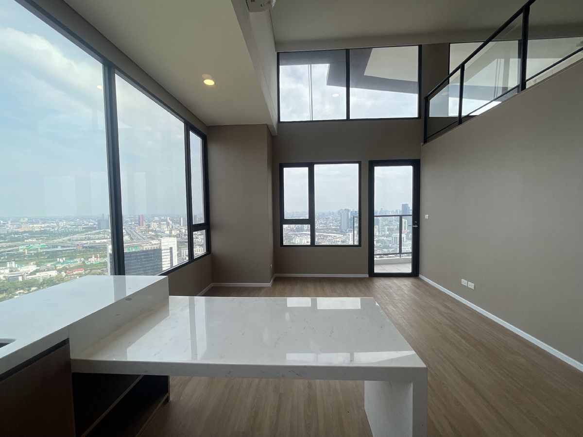 For SaleCondoRama9, Petchburi, RCA : Hot Deal Siamese Rama9 Landmark Corner Room in Loft Style 72SQ.M 2 Bedrooms 2Bathroom with Bathub Call 064-932-4645 ken