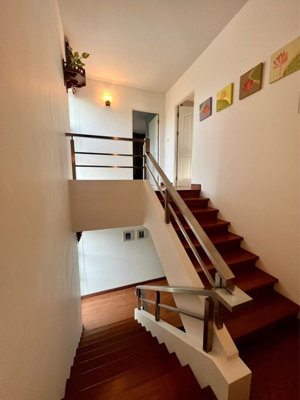 For SaleTownhomeRama5, Ratchapruek, Bangkruai : Sell ​​3 -story townhome for sale 54 sq.w., behind the corner of the Sita Project (Soi Than Samrit 28), beautifully decorated