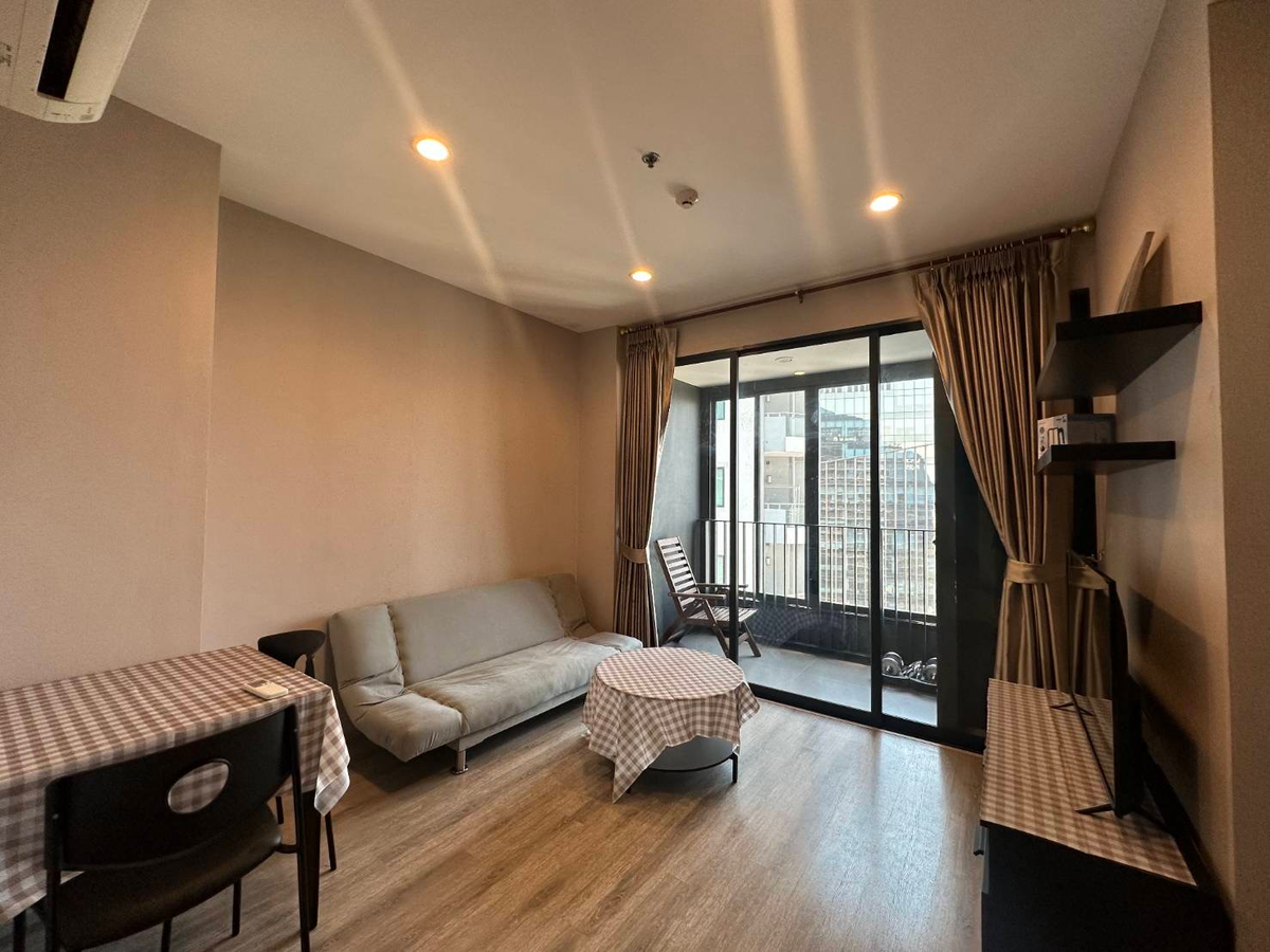 For RentCondoRama9, Petchburi, RCA : Condo for rent IDEO Mobi Asoke. Completely decorated with MRT Phetchaburi. 300 meters and Airport Link Makkasan !!