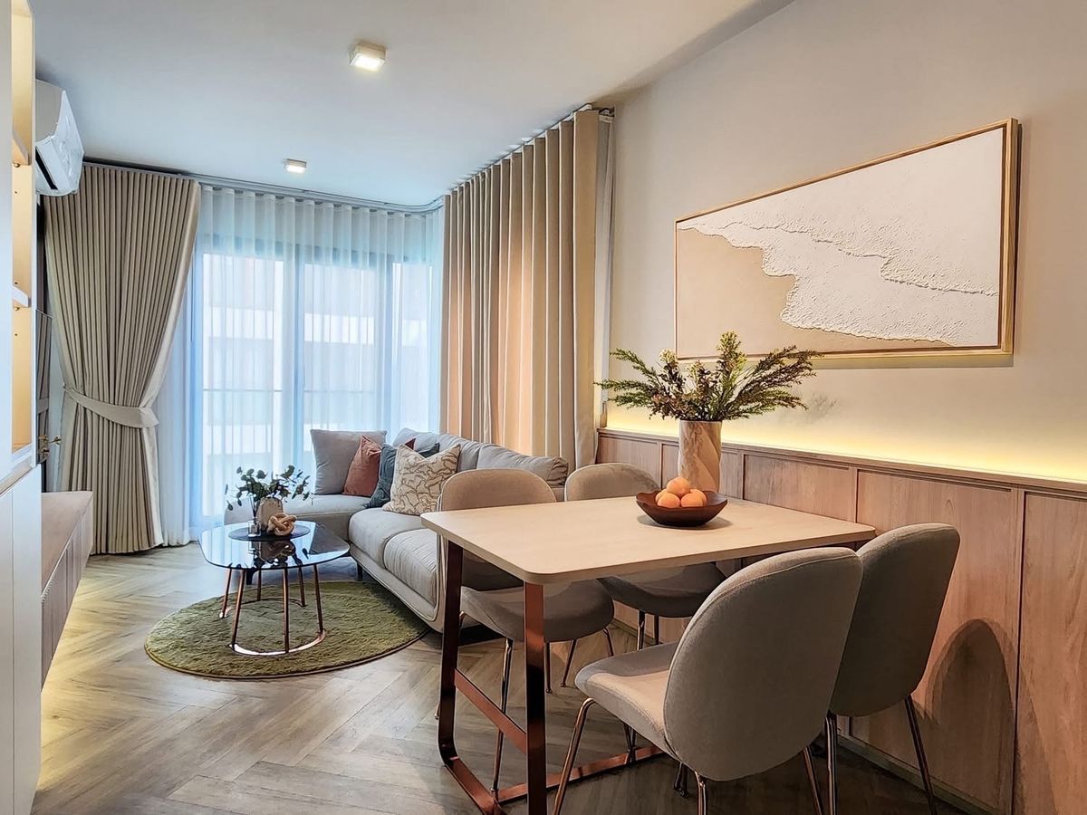 For RentCondoSukhumvit, Asoke, Thonglor : Chapter Thonglor 25 (Chaptor Thonglor 25) 2 Beds 2 Baths. New room, 1 hand, just finished decorating the pool view.