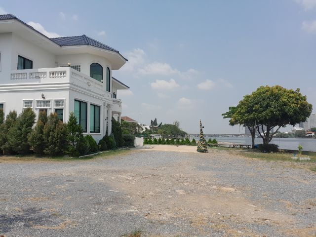 For SaleHouseNonthaburi, Bang Yai, Bangbuathong : Land for sale, 6 rai, next to the Chao Phraya River, Sai Ma.