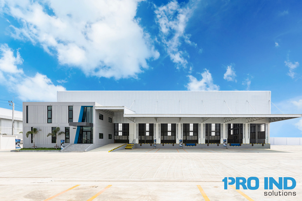 For RentWarehouseSamut Prakan,Samrong : Rent a new warehouse and warehouse with high quality office size 1,956 sqm. Located near Bang Na Trad Km. 23, Bang Phli Industrial Estate, near Bangkok, Suvarnabhumi Airport, near the expressway conveniently.