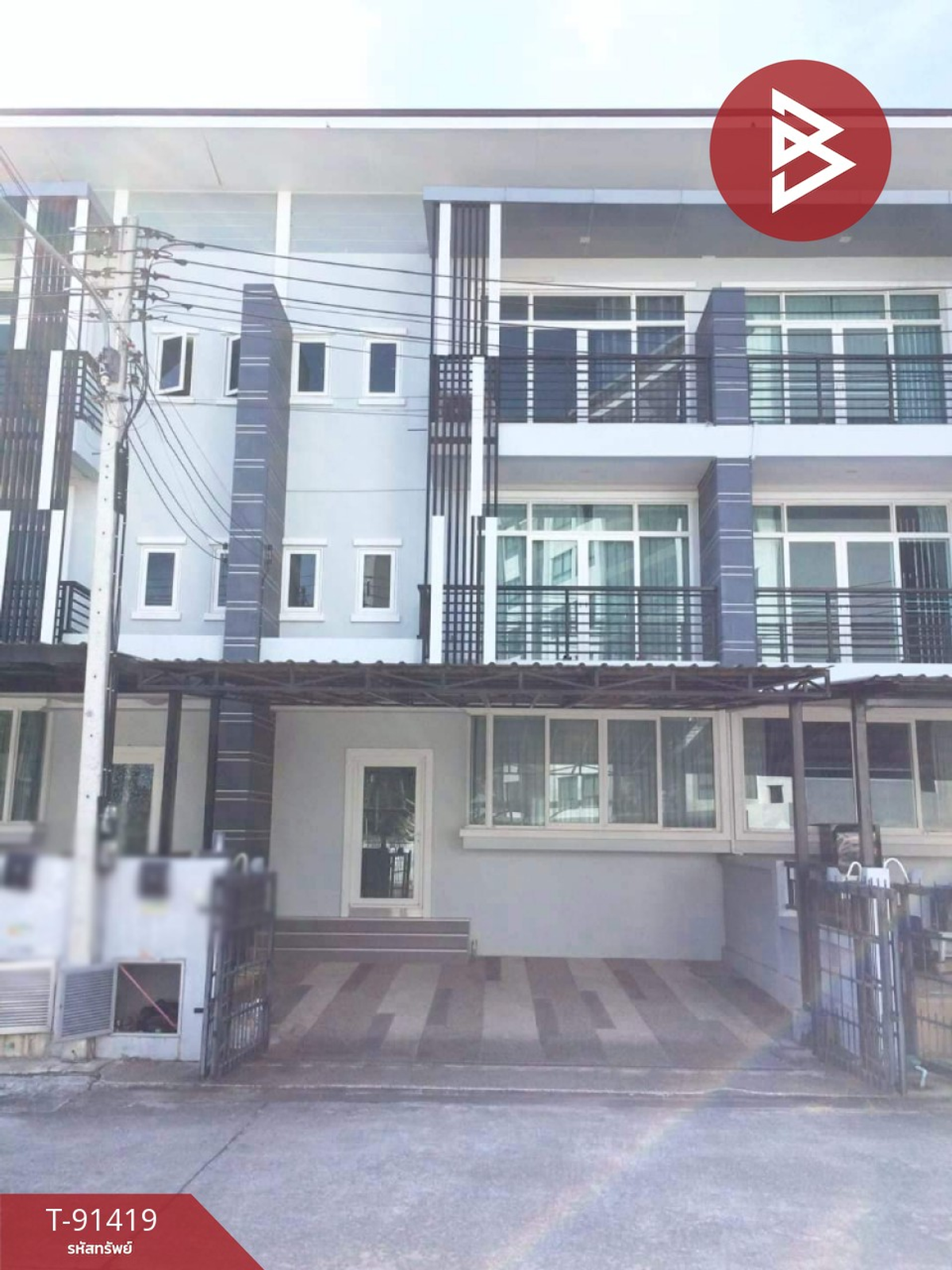 For SaleTownhomeKorat Nakhon Ratchasima : Sell ​​Townhome 3, Modern Link Village (Modern Link) in Nakhon Ratchasima.